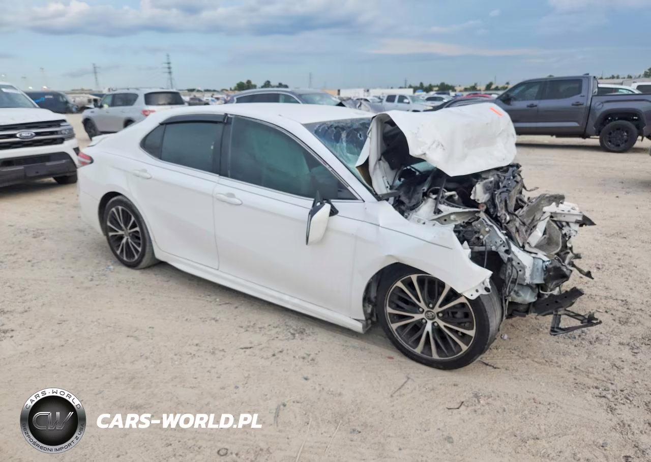 2018 Toyota Camry Se VIN:4T1B11HK4JU005645 - 4