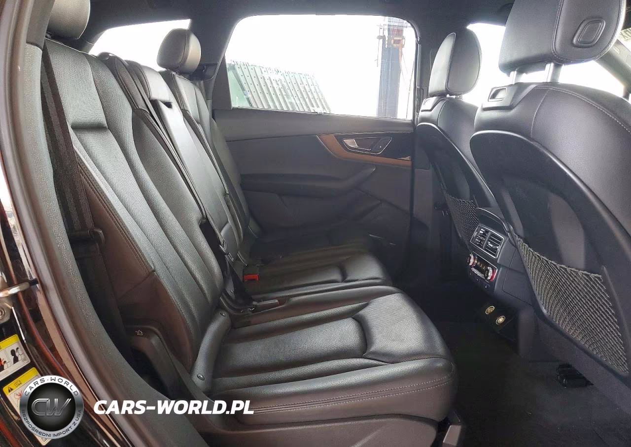 2017 Audi Q7 Prestige VIN:WA1VAAF7XHD009378 - 10
