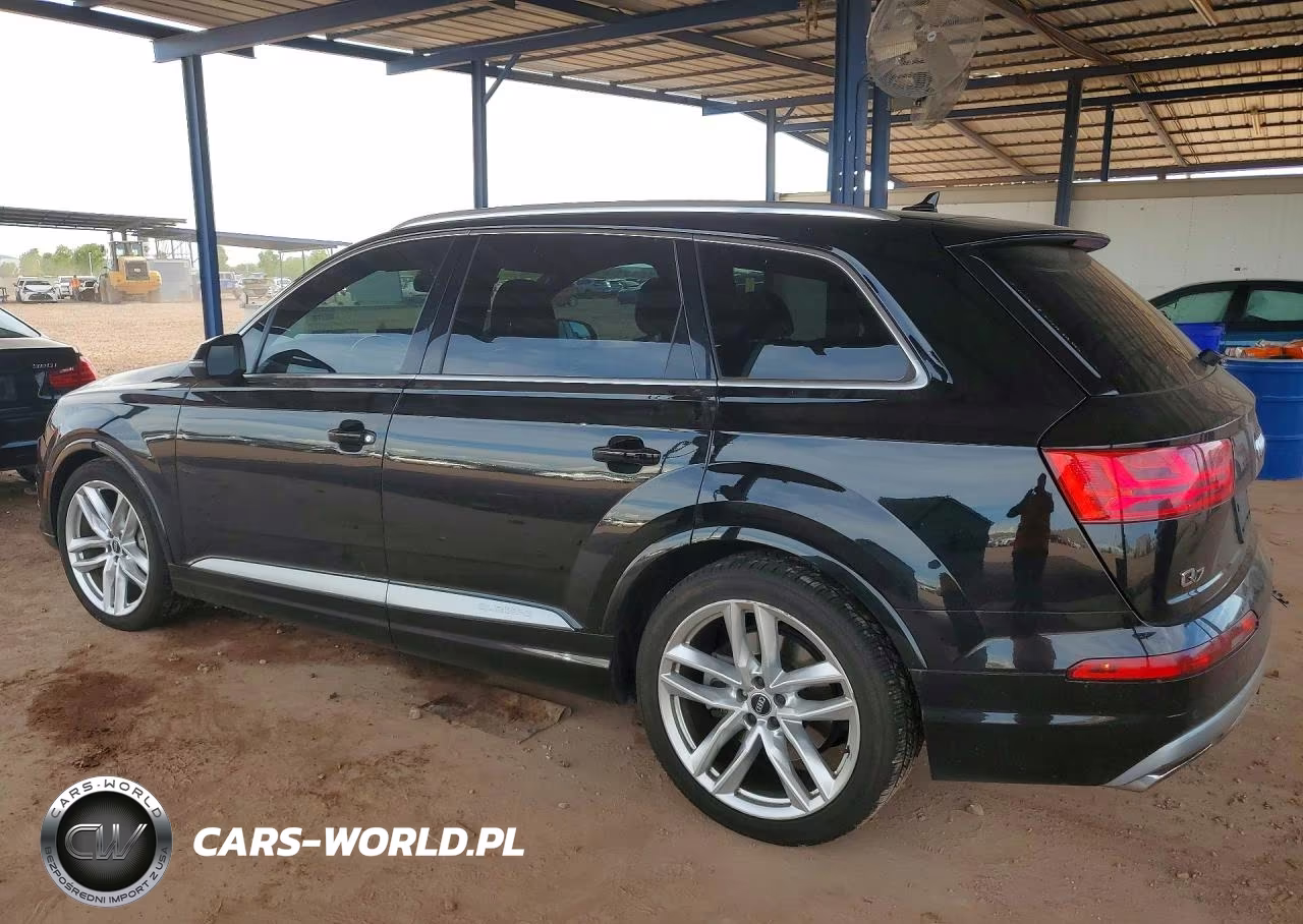 2017 Audi Q7 Prestige VIN:WA1VAAF7XHD009378 - 2