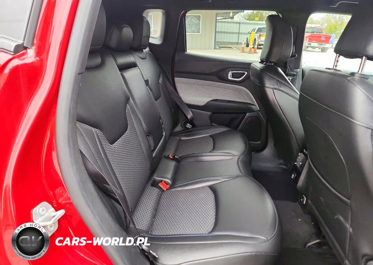 2025 Jeep Compass Latitude VIN:3C4NJDBN4ST580751 - 11