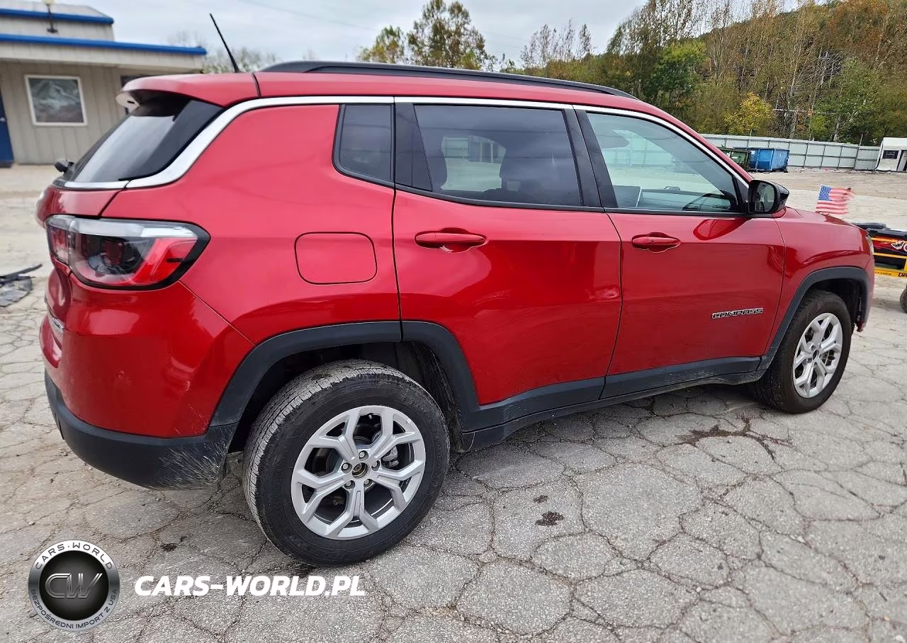 2025 Jeep Compass Latitude VIN:3C4NJDBN4ST580751 - 3