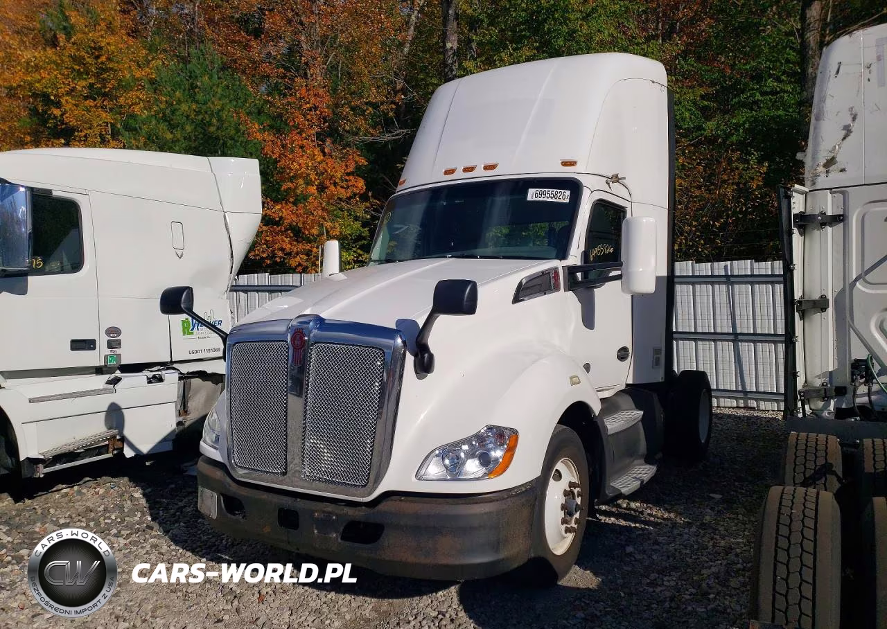 2017 Kenworth T680 Semi Truck