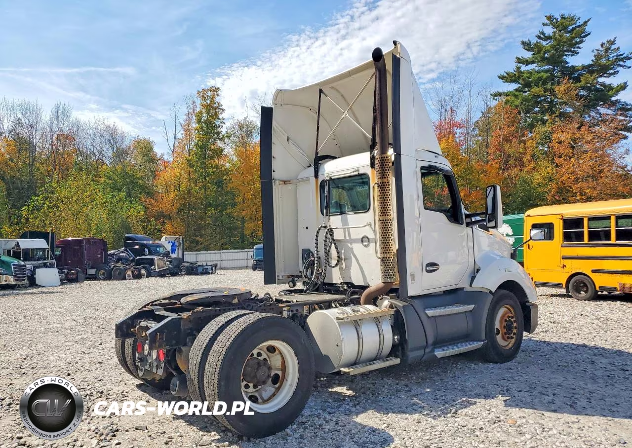 2017 Kenworth T680 Semi Truck VIN:1XKYA48XXHJ160339 - 3