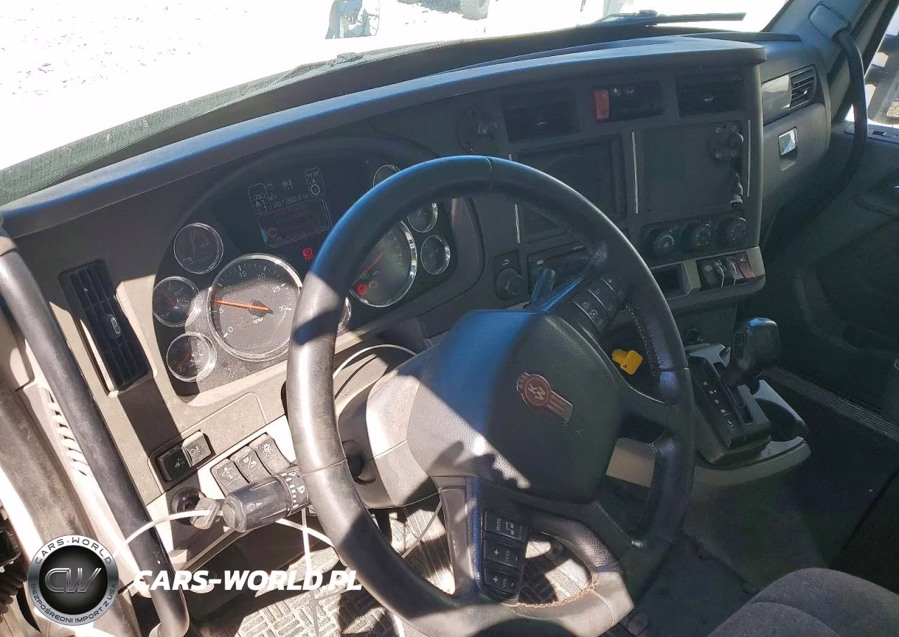 2017 Kenworth T680 Semi Truck VIN:1XKYA48XXHJ160339 - 8
