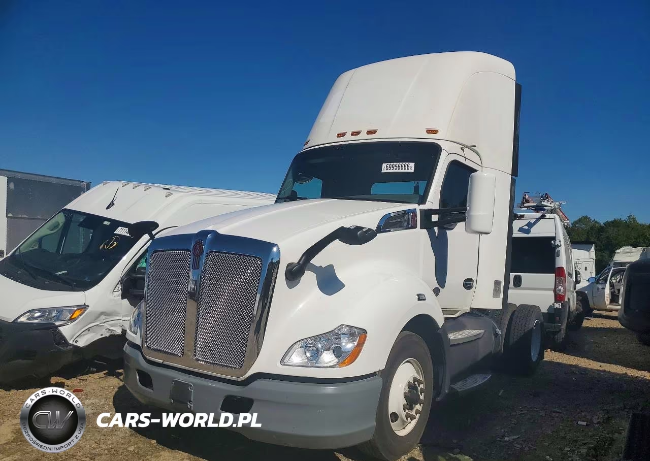 2017 Kenworth T680 Semi Truck