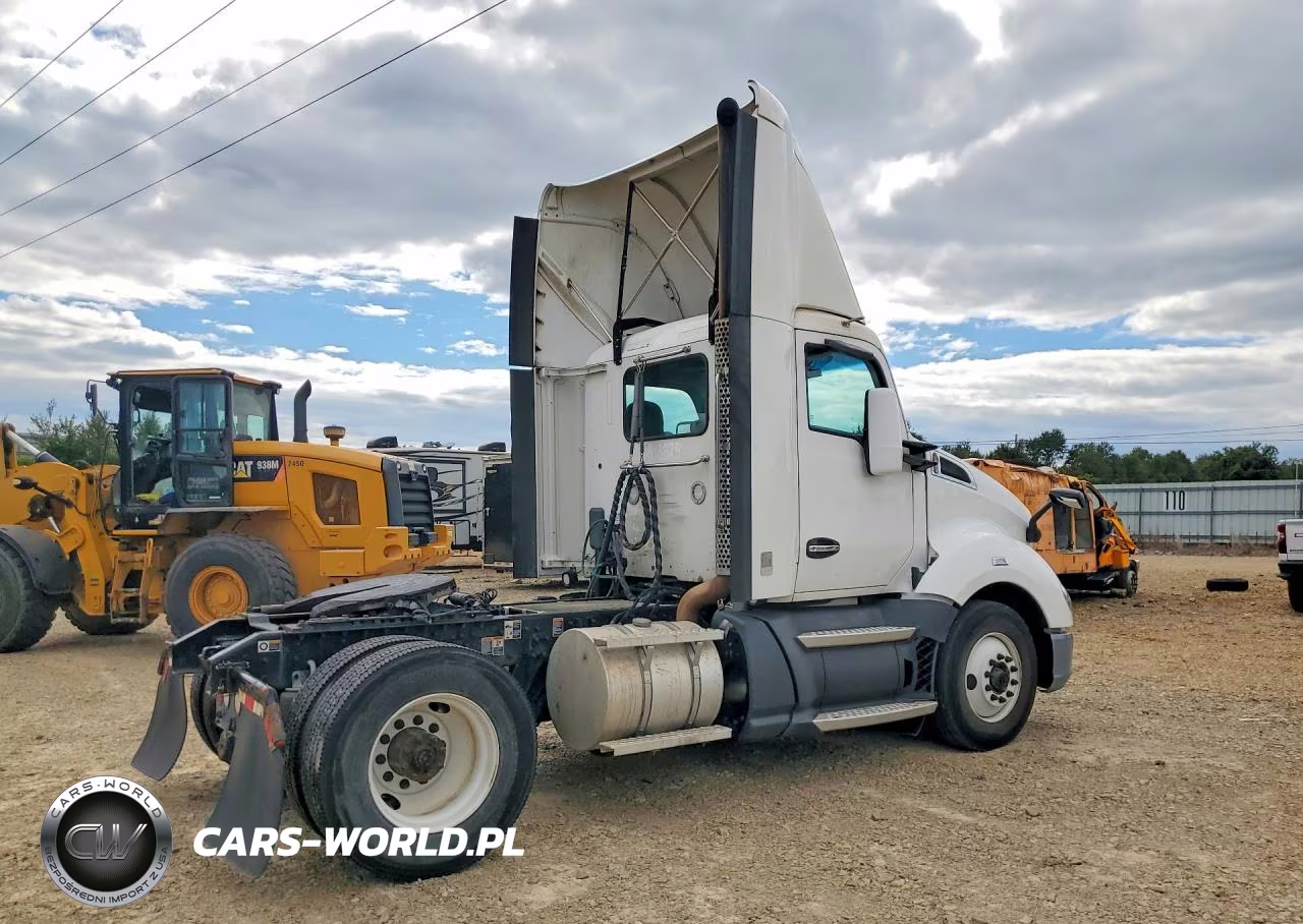 2017 Kenworth T680 Semi Truck VIN:1XKYA48X2HJ160321 - 3