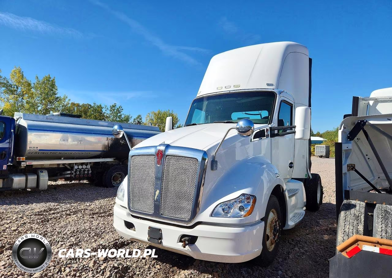 2014 Kenworth T680 Semi Truck