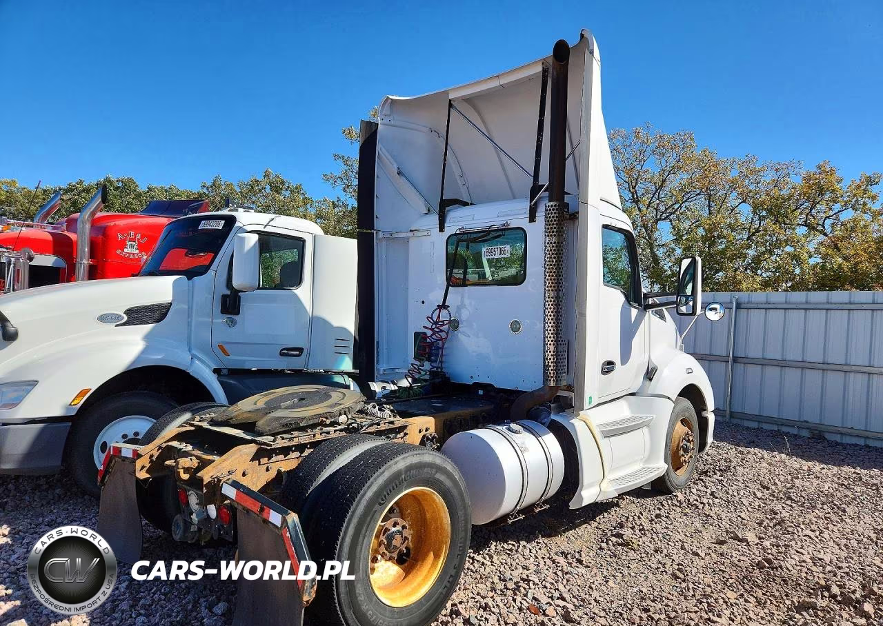 2014 Kenworth T680 Semi Truck VIN:1XKYA48X4EJ402389 - 3