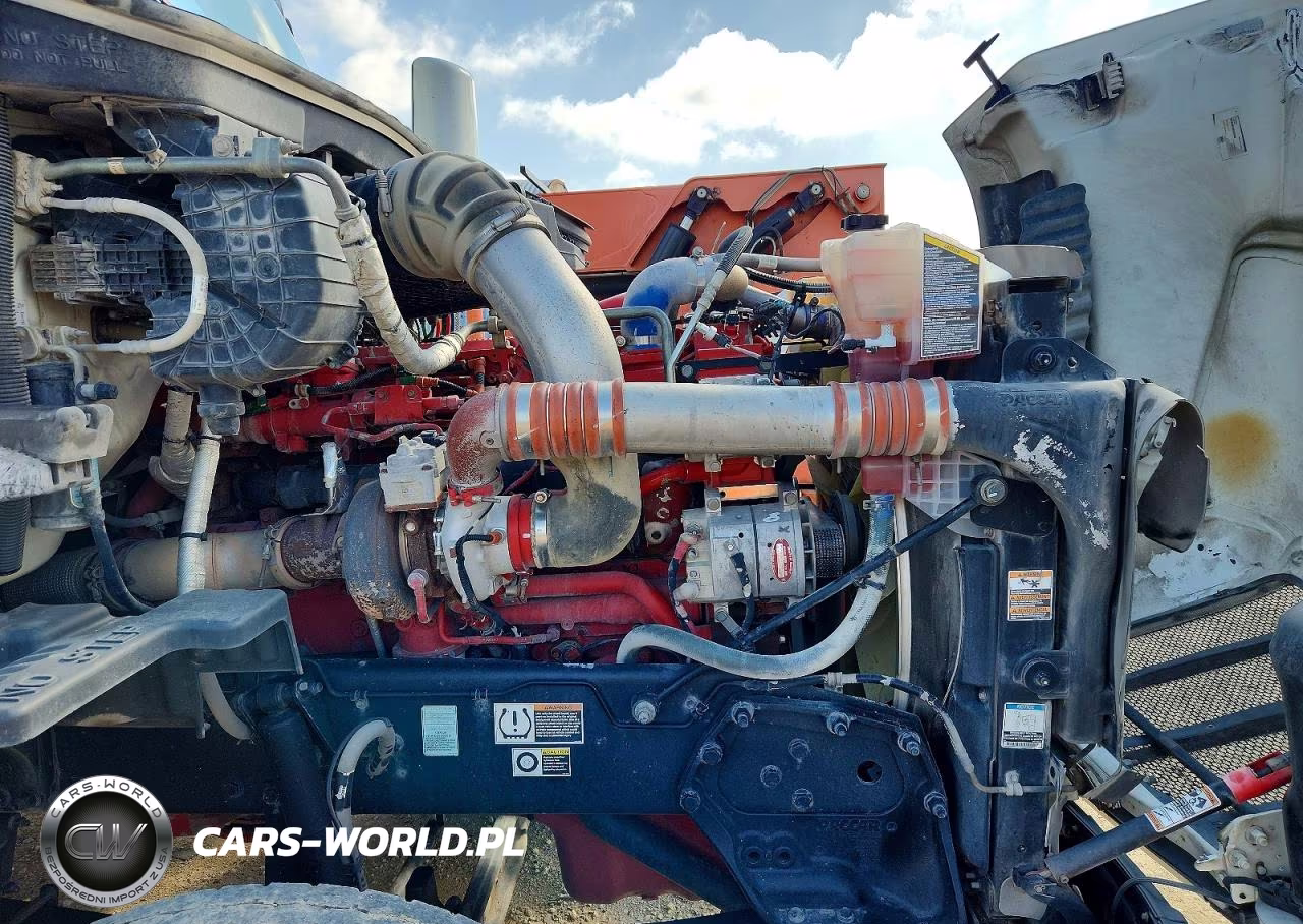 2018 Peterbilt 579 Semi Truck VIN:1XPBA48X5JD478034 - 10