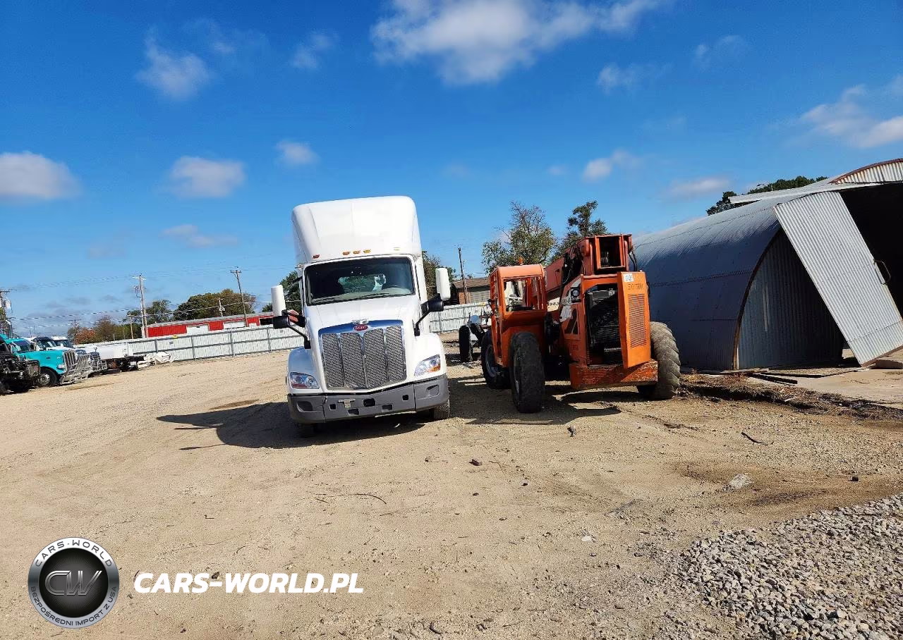 2018 Peterbilt 579 Semi Truck VIN:1XPBA48X5JD478034 - 12