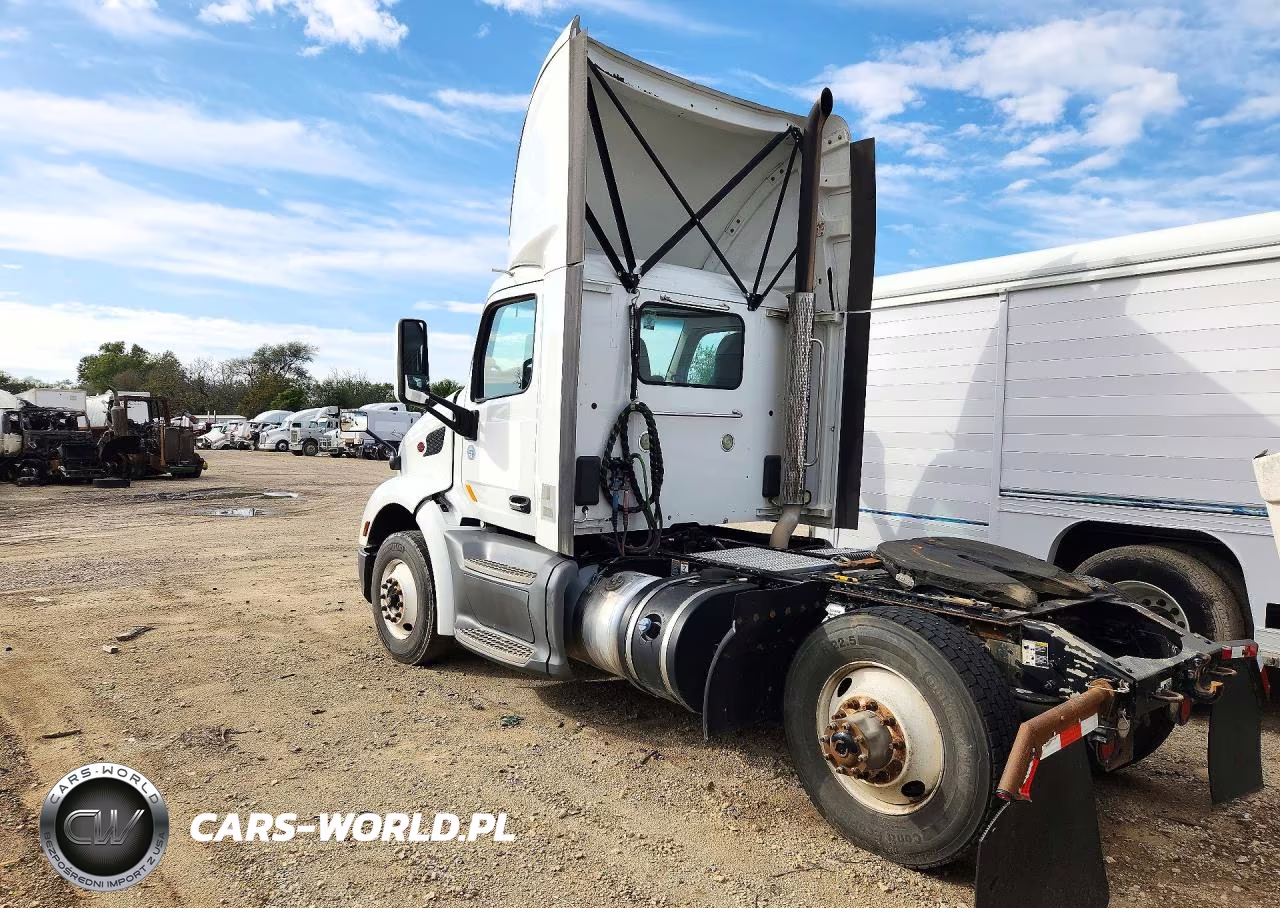 2018 Peterbilt 579 Semi Truck VIN:1XPBA48X5JD478034 - 2