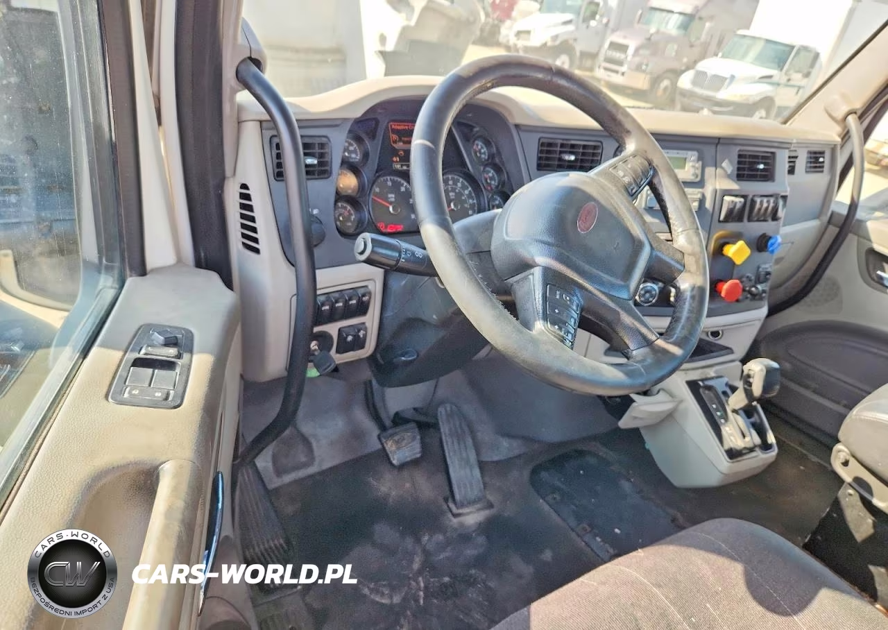 2018 Peterbilt 579 Semi Truck VIN:1XPBA48X5JD478034 - 8