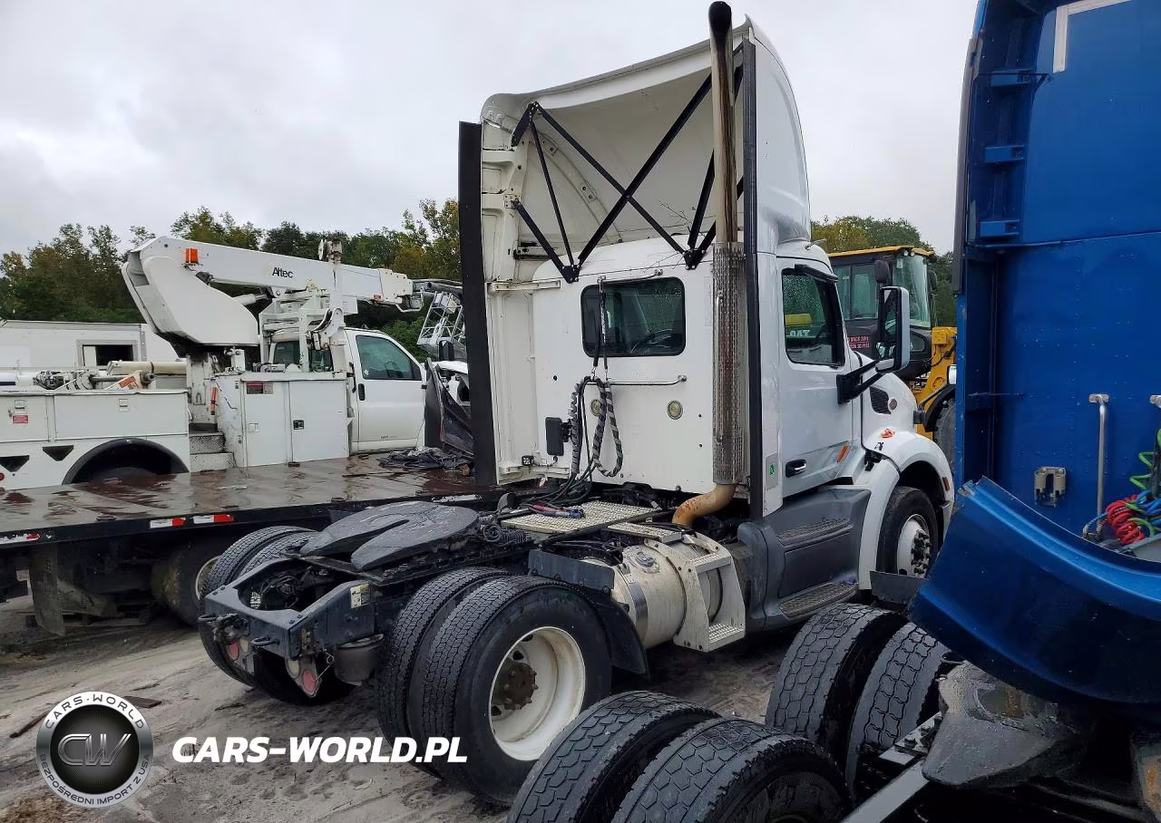2019 Peterbilt 579 Semi Truck VIN:1XPBA48X4KD622156 - 3