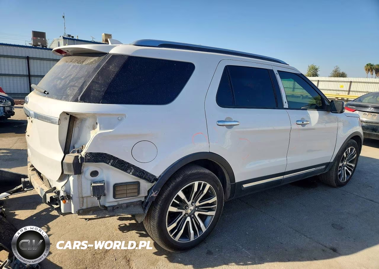 2016 Ford Explorer Platinum VIN:1FM5K8HT7GGB53064 - 3
