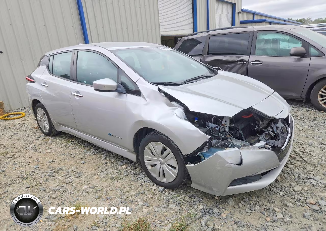 2018 Nissan Leaf S VIN:1N4AZ1CP3JC308231 - 4