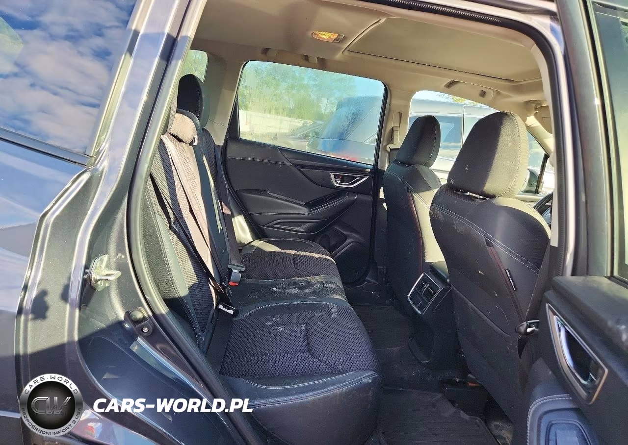 2021 Subaru Forester Premium VIN:JF2SKAFC1MH490144 - 11