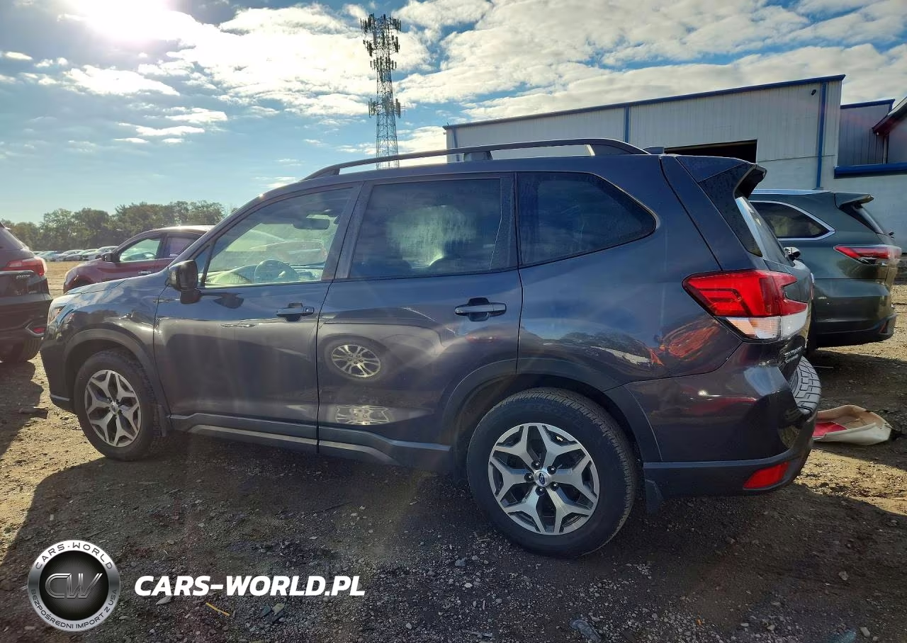 2021 Subaru Forester Premium VIN:JF2SKAFC1MH490144 - 2