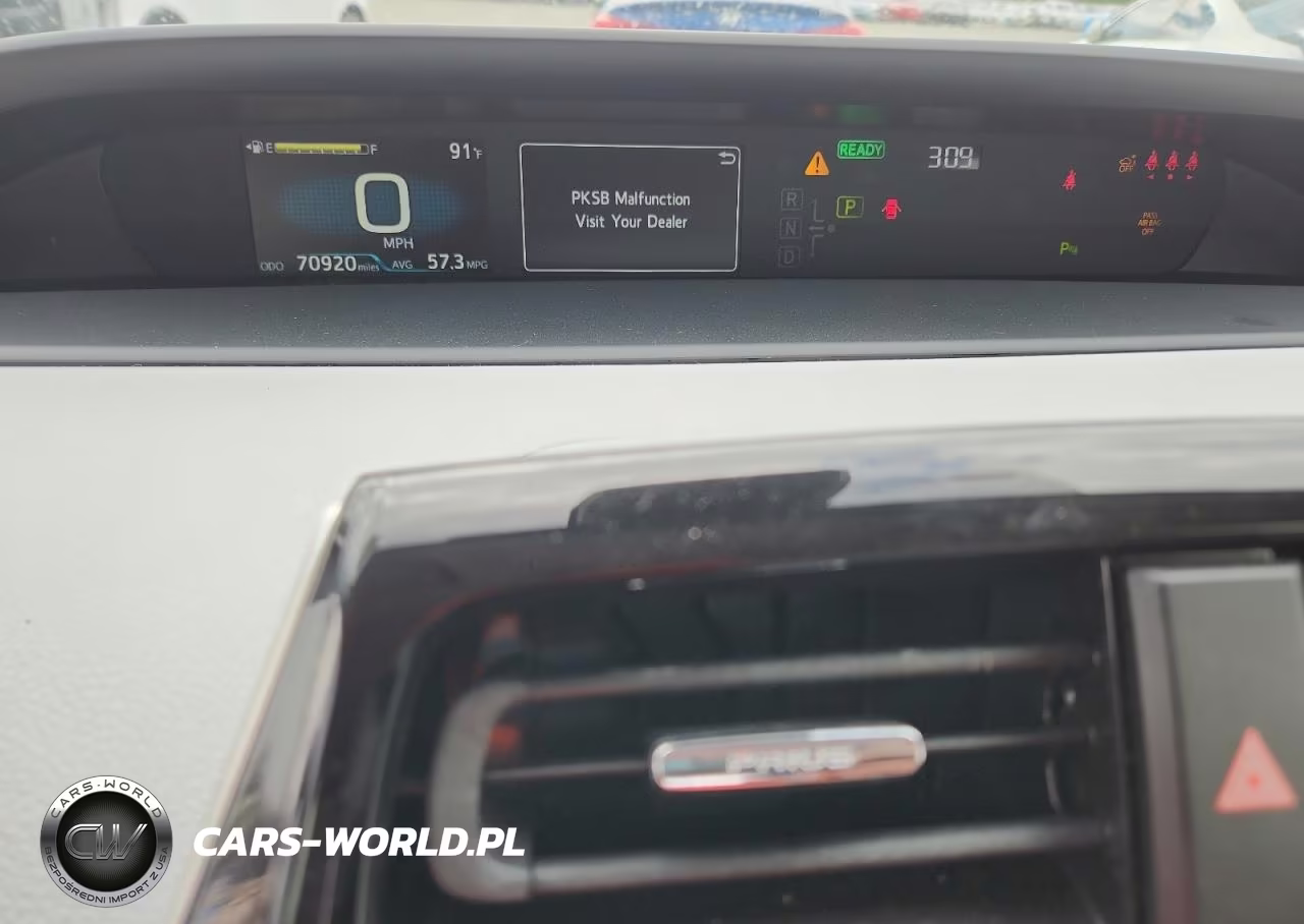 2021 Toyota Prius Le VIN:JTDKAMFU1M3138254 - 9