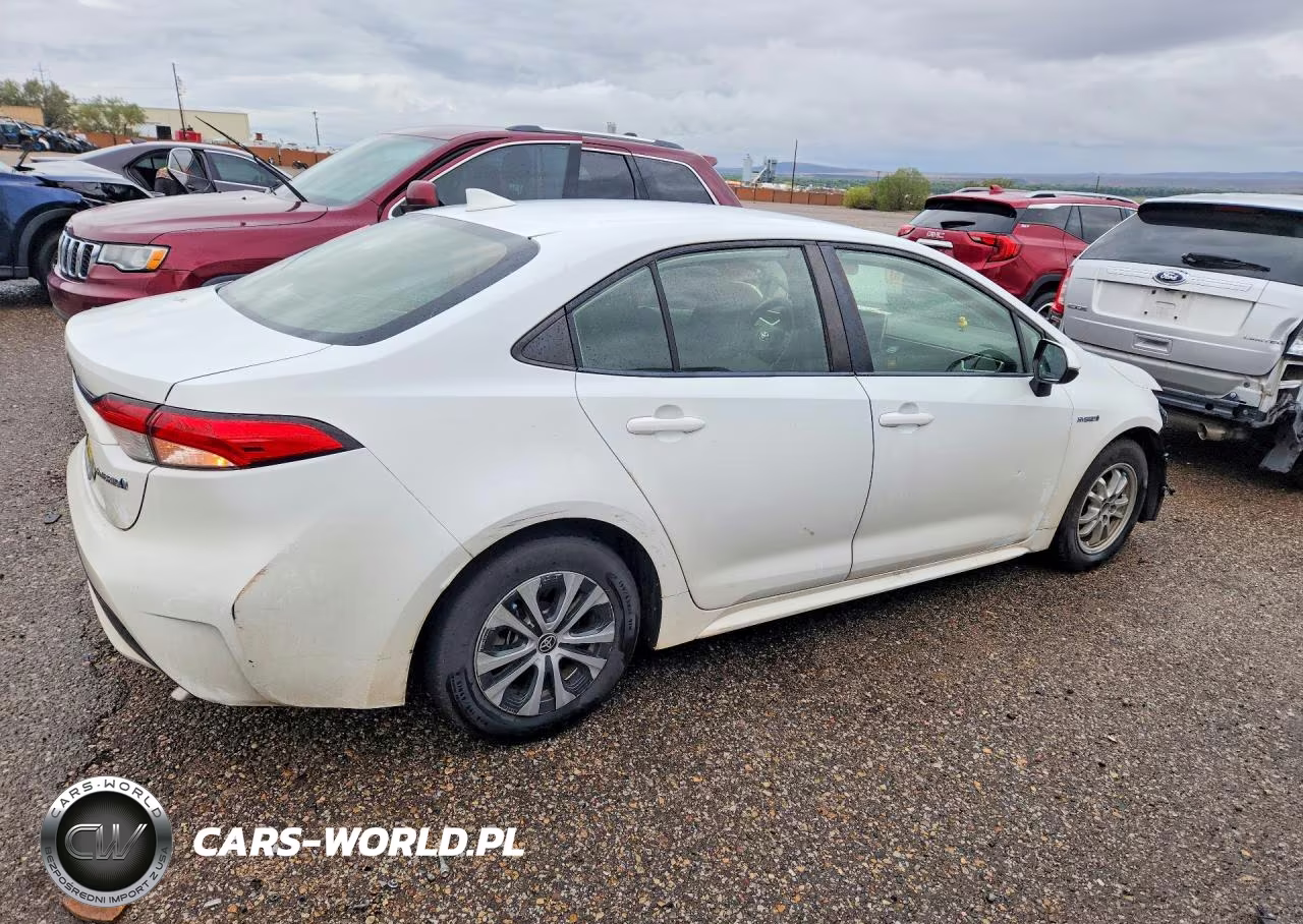 2020 Toyota Corolla Le VIN:JTDEBRBE0LJ004223 - 3