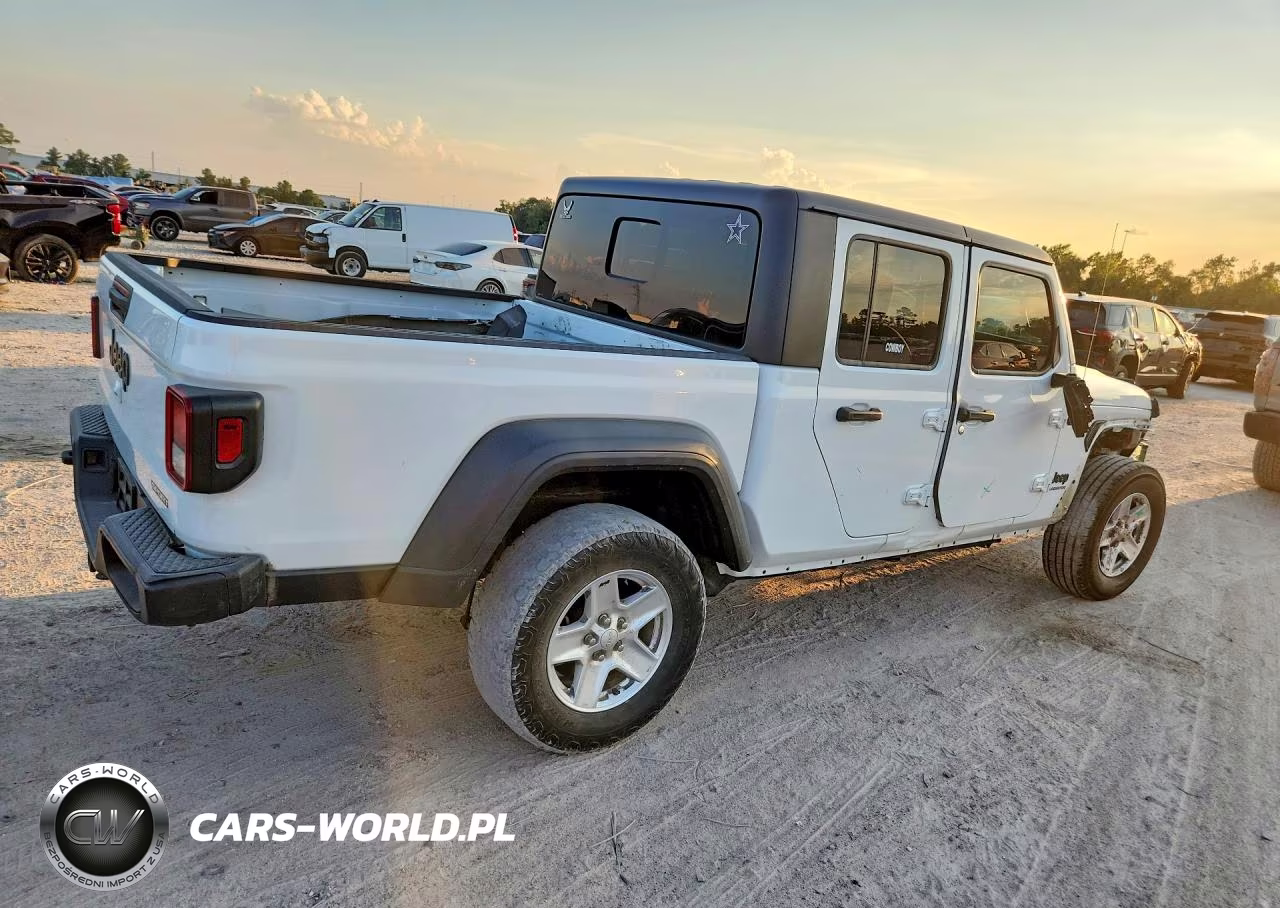 2020 Jeep Gladiator Sport VIN:1C6HJTAG3LL115649 - 3