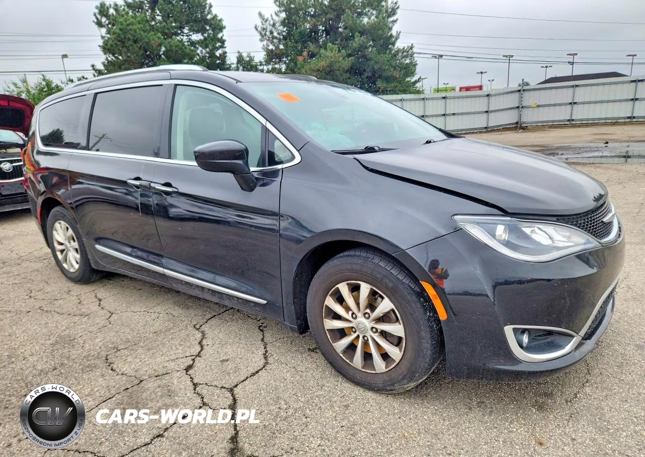 2019 Chrysler Pacifica Touring L VIN:2C4RC1BG3KR651498 - 4