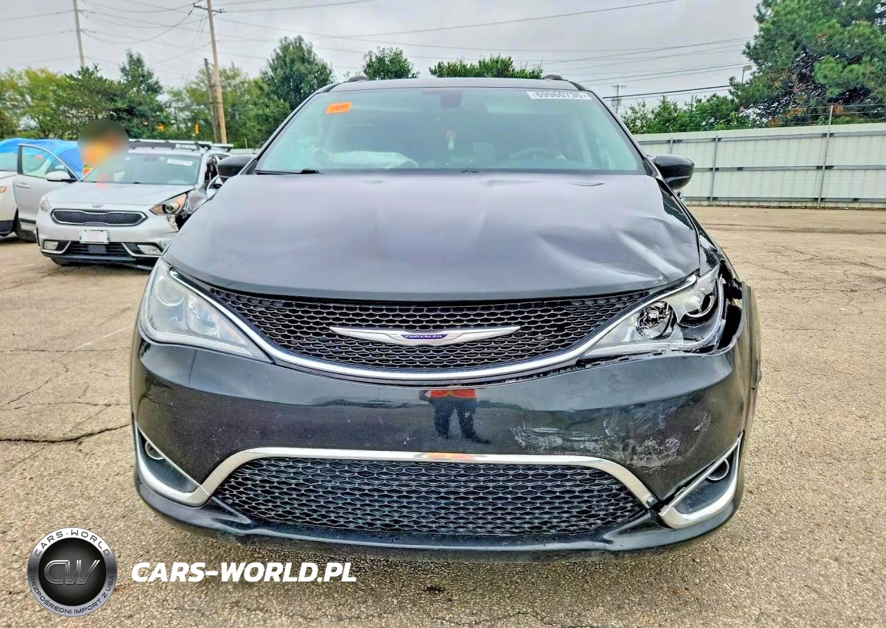 2019 Chrysler Pacifica Touring L VIN:2C4RC1BG3KR651498 - 5