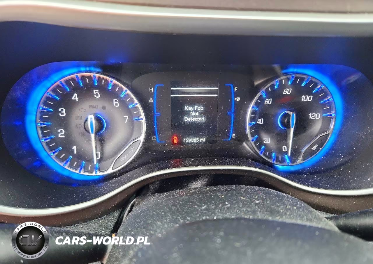 2019 Chrysler Pacifica Touring L VIN:2C4RC1BG3KR651498 - 9