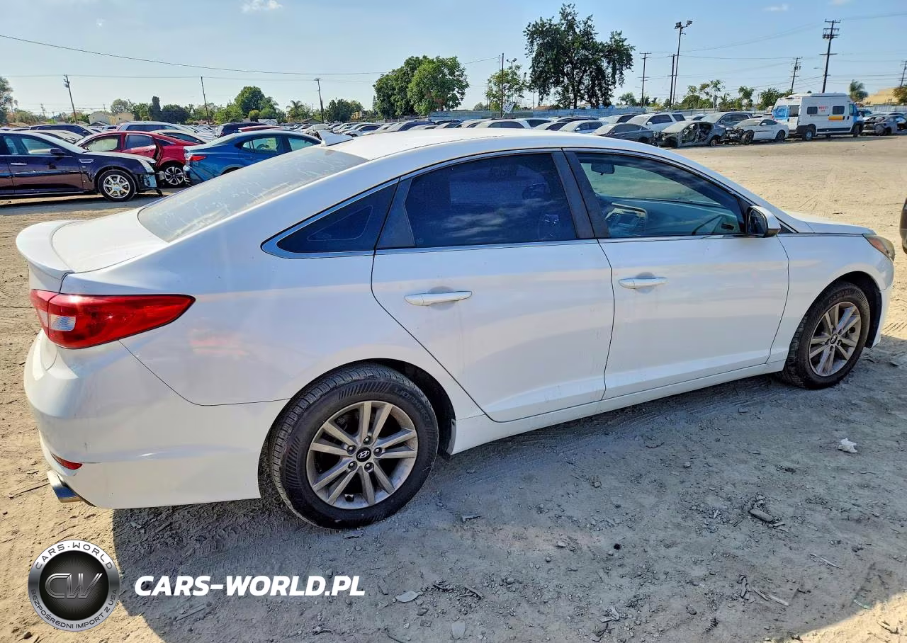 2015 Hyundai Sonata Se VIN:5NPE24AF1FH184242 - 3
