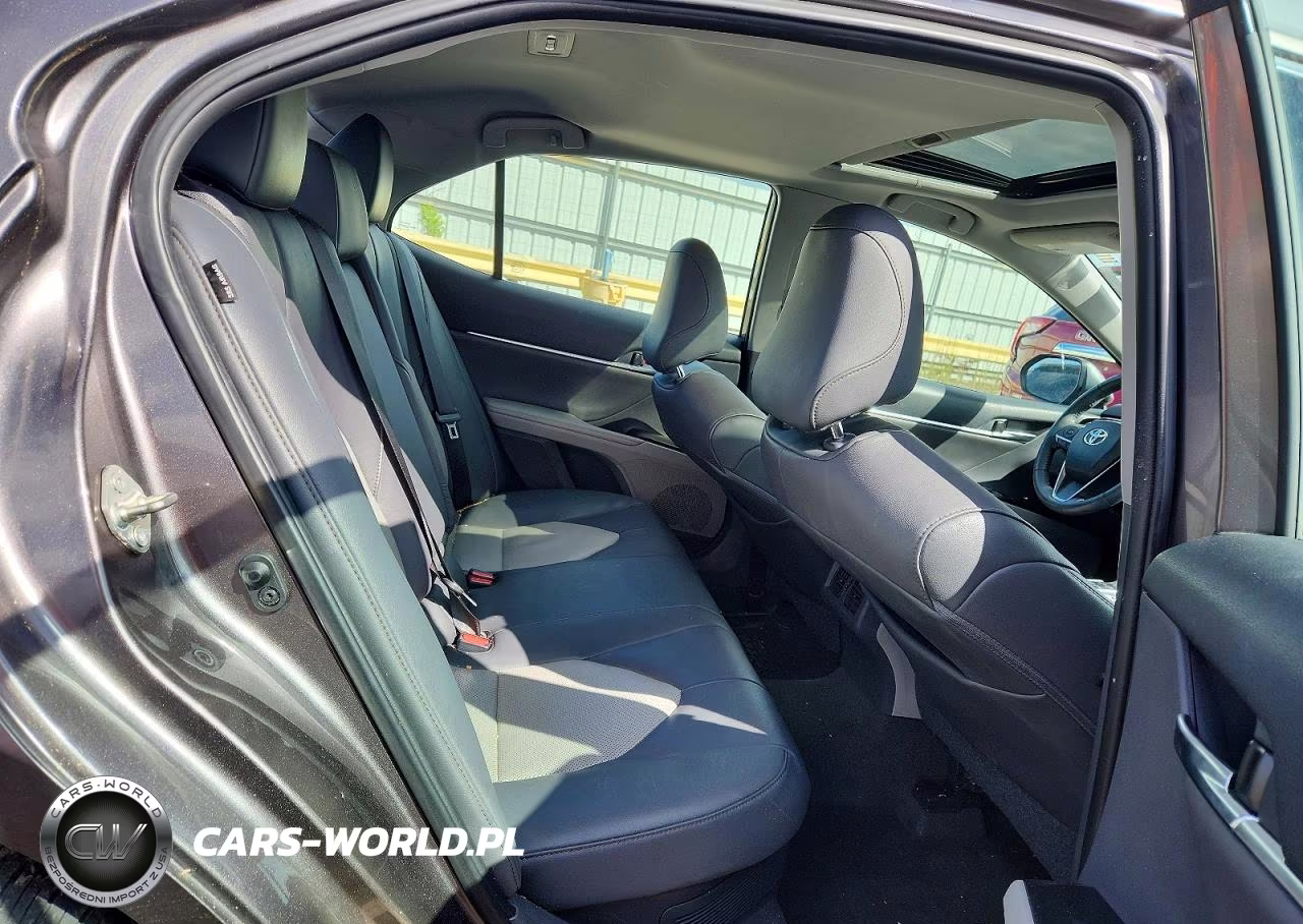 2020 Toyota Camry Xle VIN:4T1F31AK5LU017571 - 10