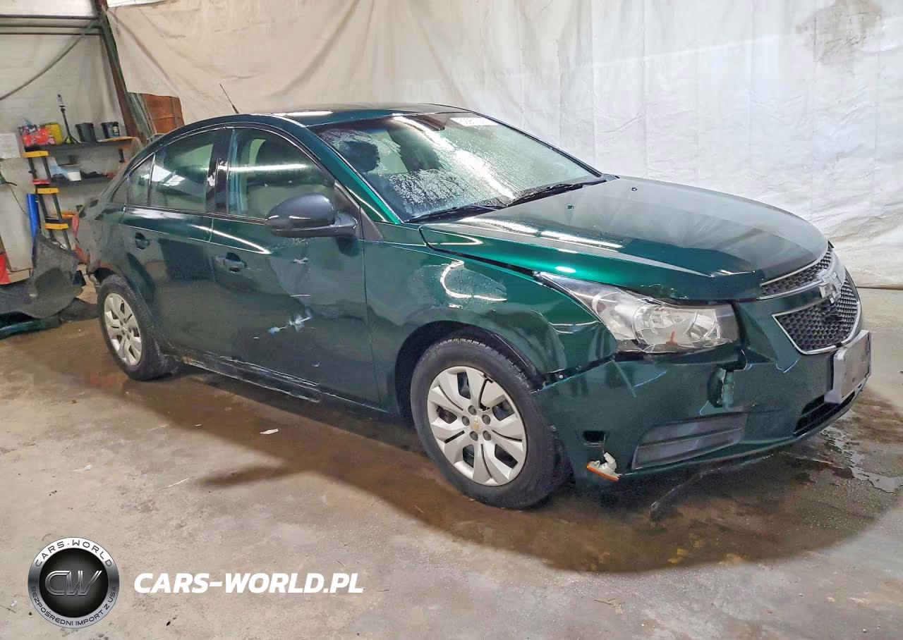 2014 Chevrolet Cruze Ls VIN:1G1PA5SH9E7321716 - 4