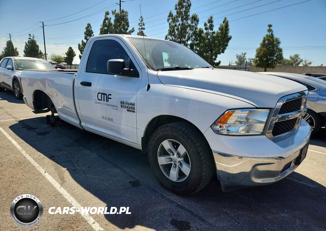 2019 Ram 1500 Classic Tradesman VIN:3C6JR6DG2KG535907 - 4