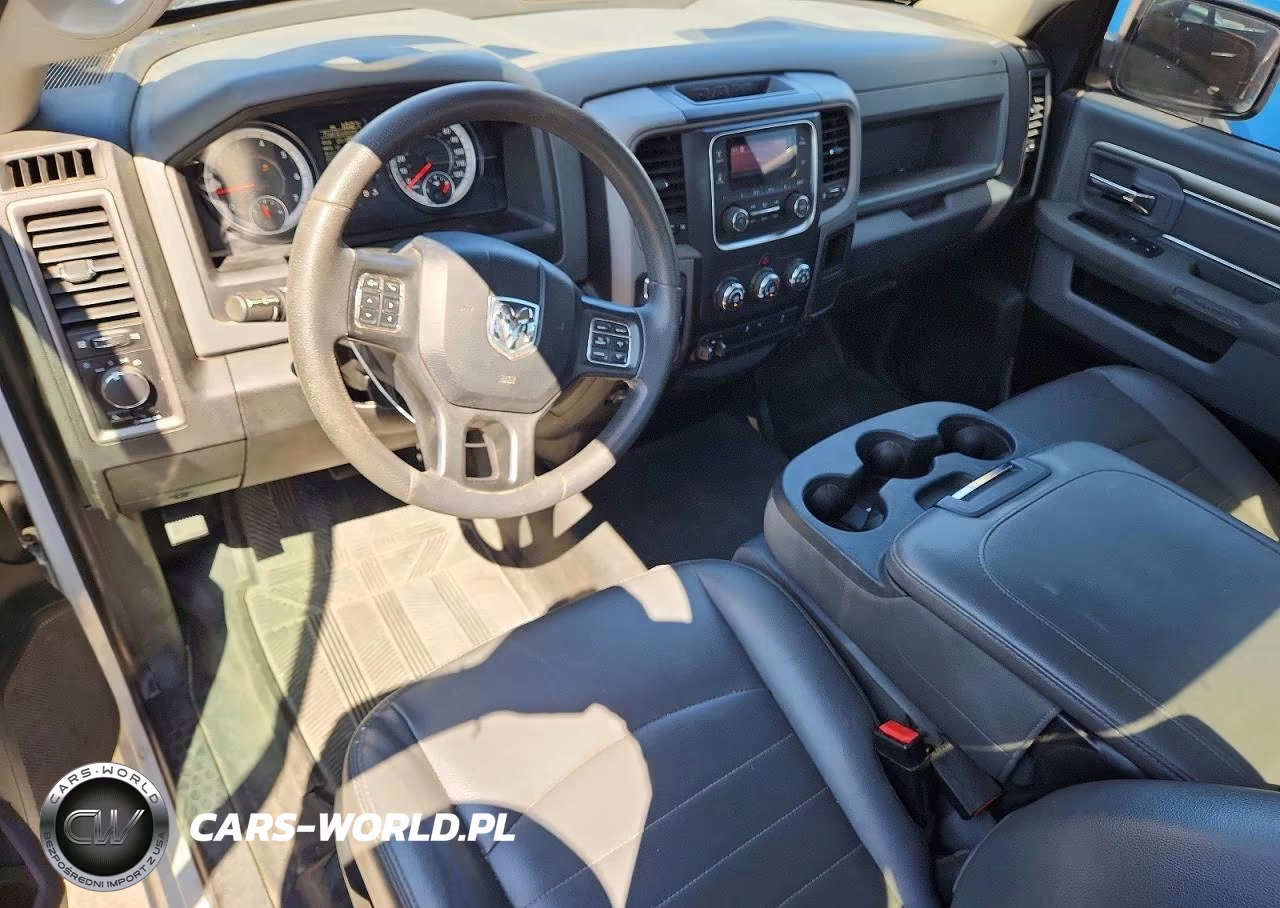 2019 Ram 1500 Classic Tradesman VIN:3C6JR6DG2KG535907 - 8