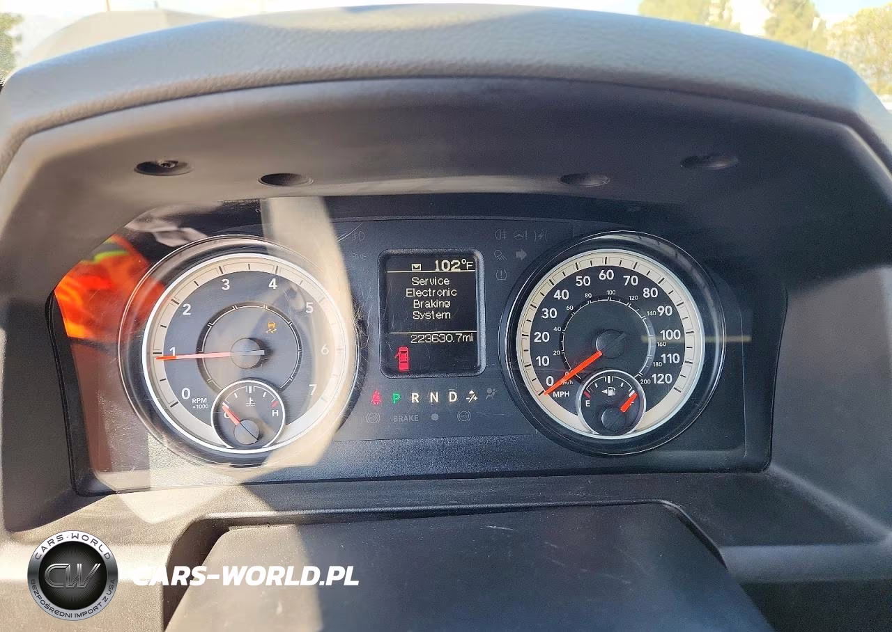 2019 Ram 1500 Classic Tradesman VIN:3C6JR6DG2KG535907 - 9