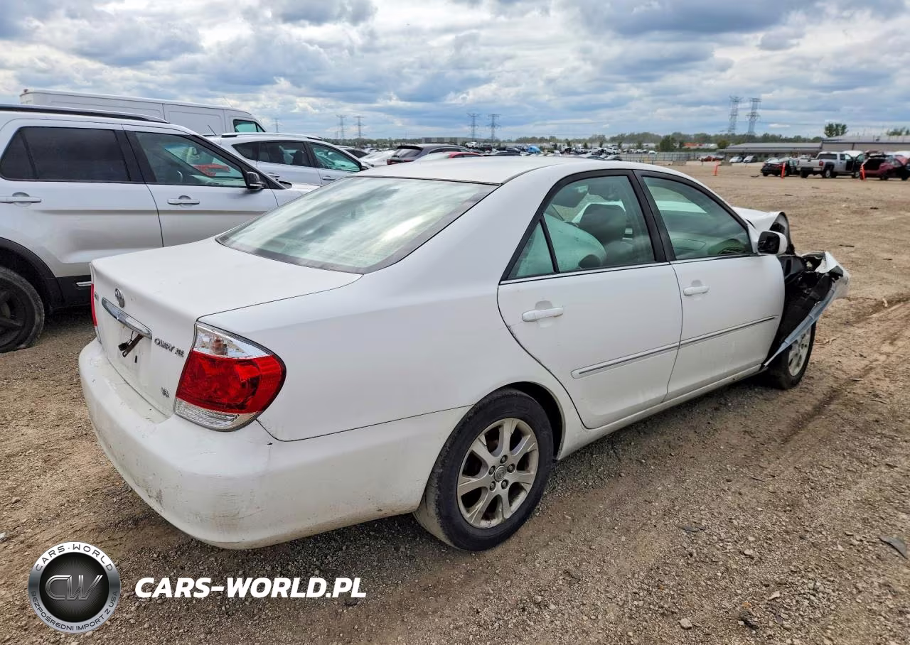2005 Toyota Camry Xle V6 VIN:4T1BF30K45U607069 - 3