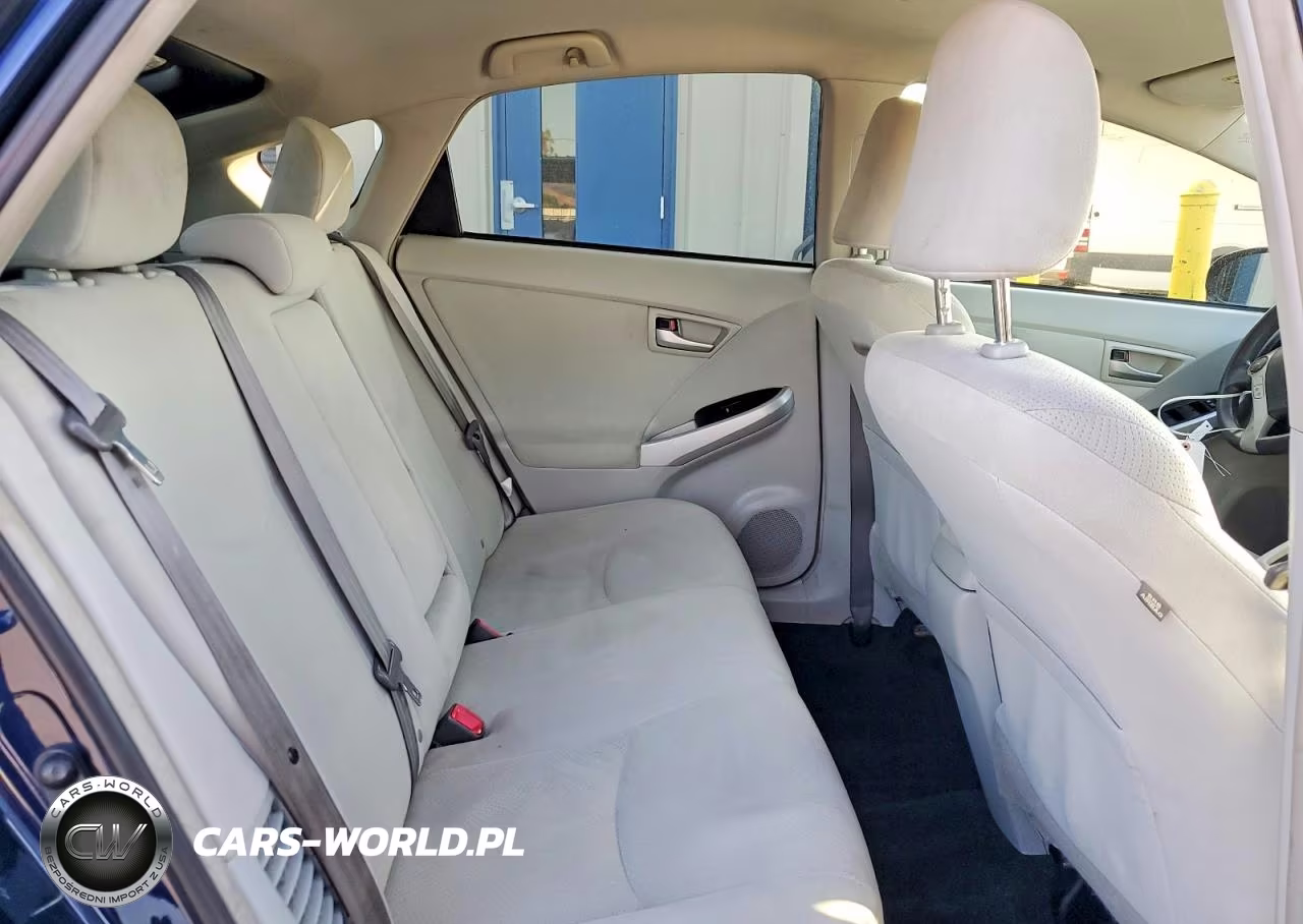 2015 Toyota Prius Two VIN:JTDKN3DU9F0453664 - 10