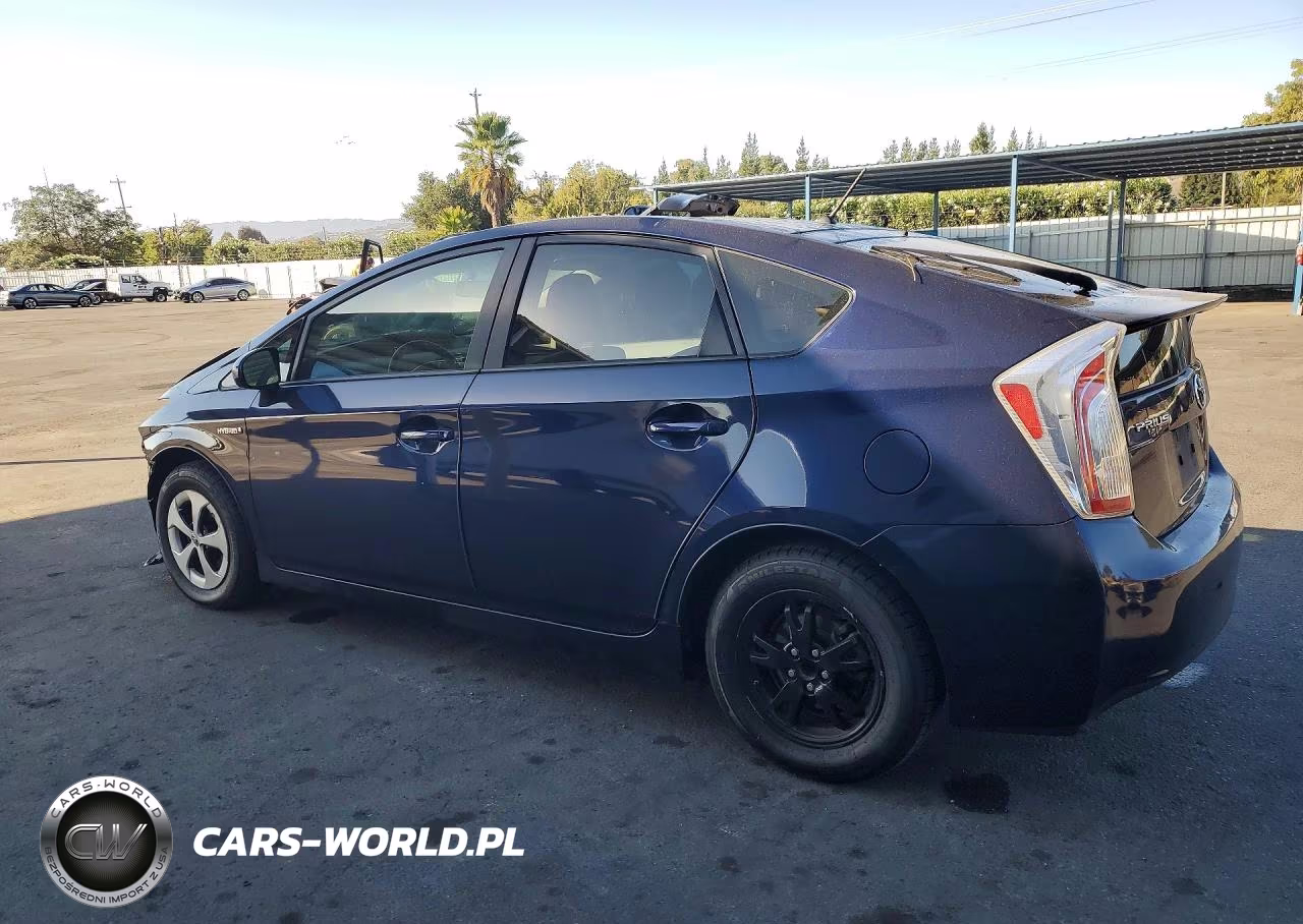 2015 Toyota Prius Two VIN:JTDKN3DU9F0453664 - 2