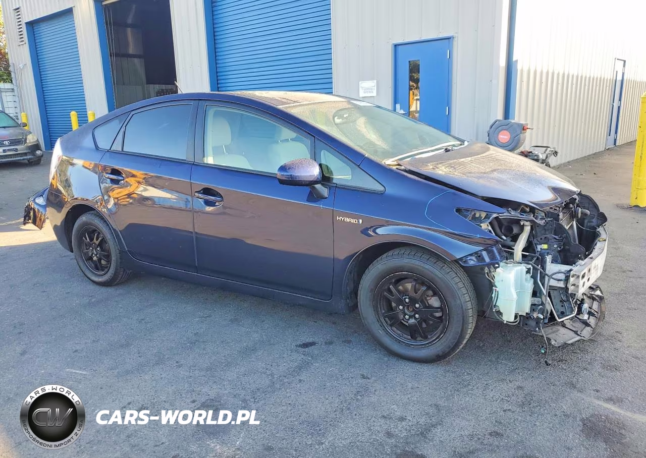 2015 Toyota Prius Two VIN:JTDKN3DU9F0453664 - 4