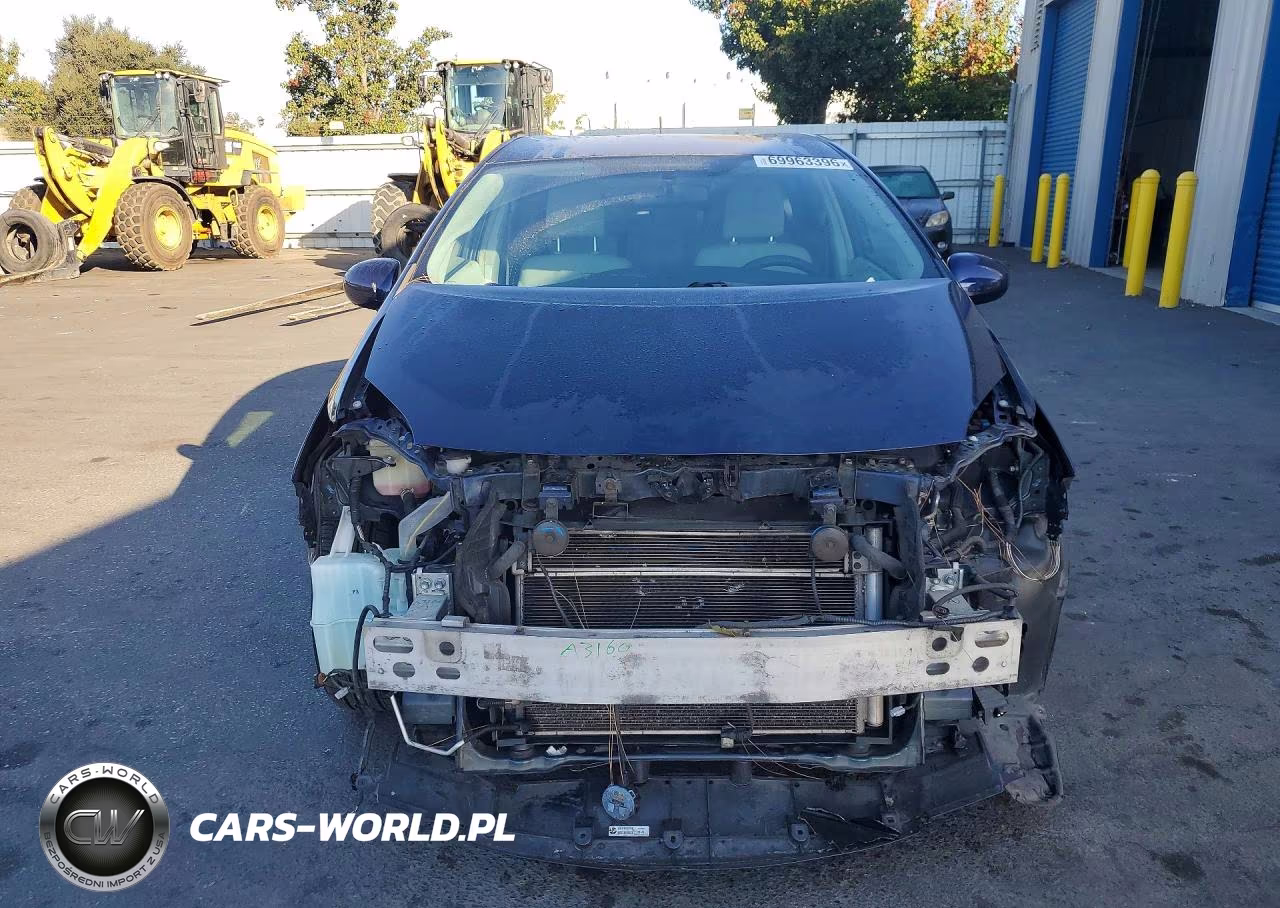 2015 Toyota Prius Two VIN:JTDKN3DU9F0453664 - 5