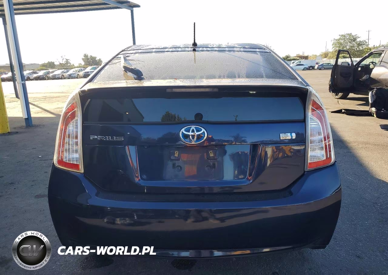 2015 Toyota Prius Two VIN:JTDKN3DU9F0453664 - 6