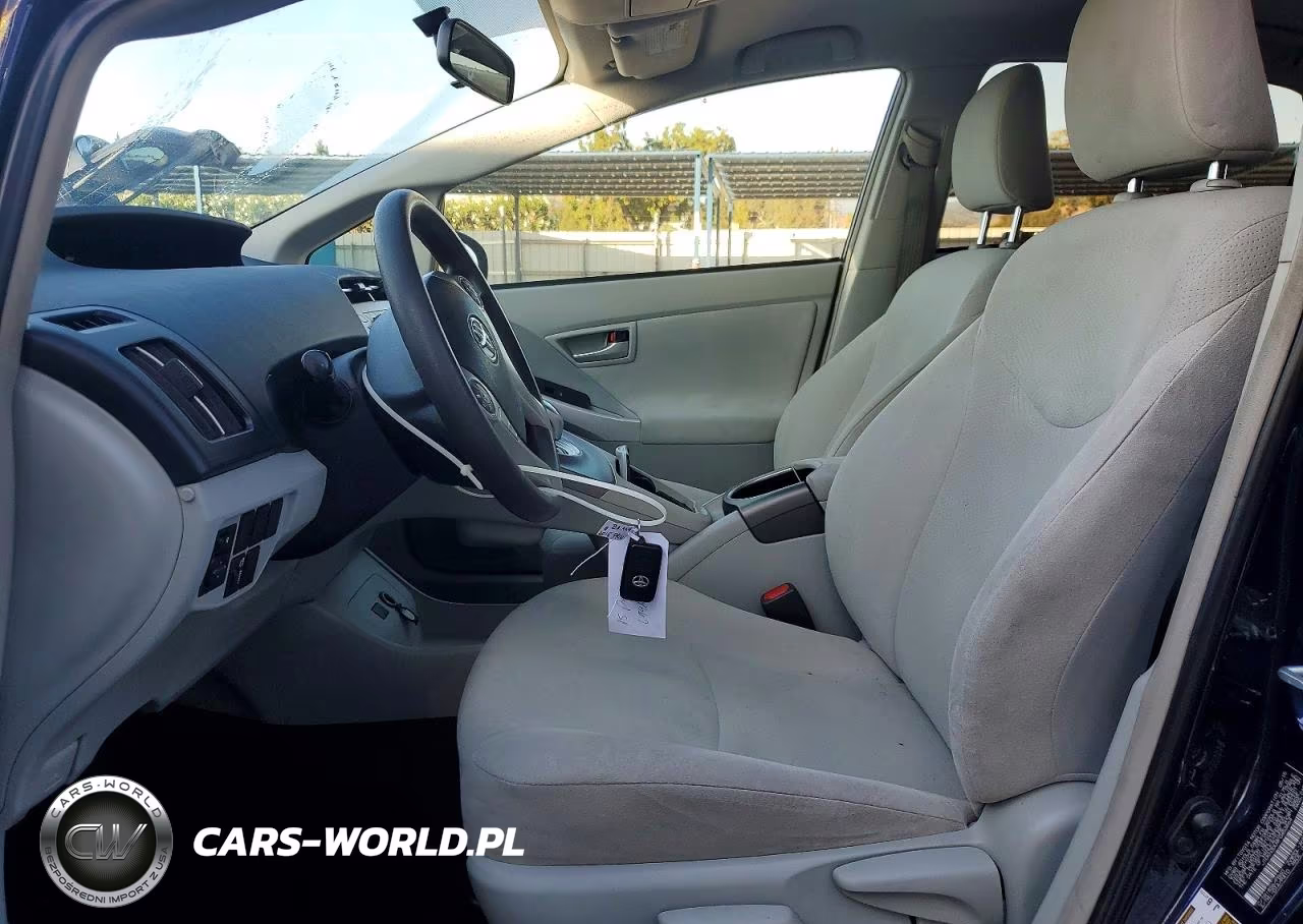 2015 Toyota Prius Two VIN:JTDKN3DU9F0453664 - 7