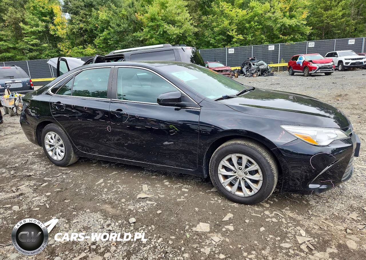 2017 Toyota Camry Le VIN:4T1BF1FK4HU635437 - 4