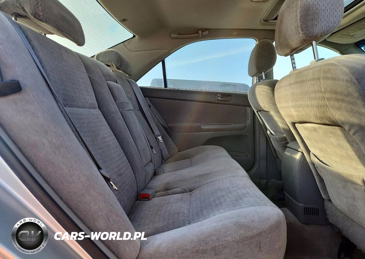2004 Toyota Camry Le VIN:JTDBE32K040280499 - 10
