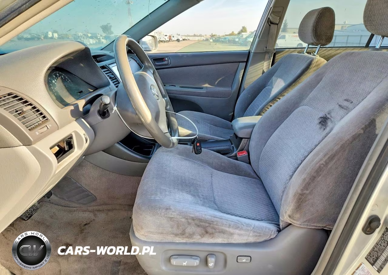 2004 Toyota Camry Le VIN:JTDBE32K040280499 - 7