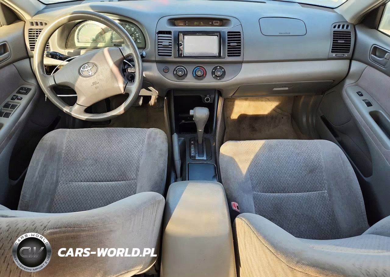 2004 Toyota Camry Le VIN:JTDBE32K040280499 - 8