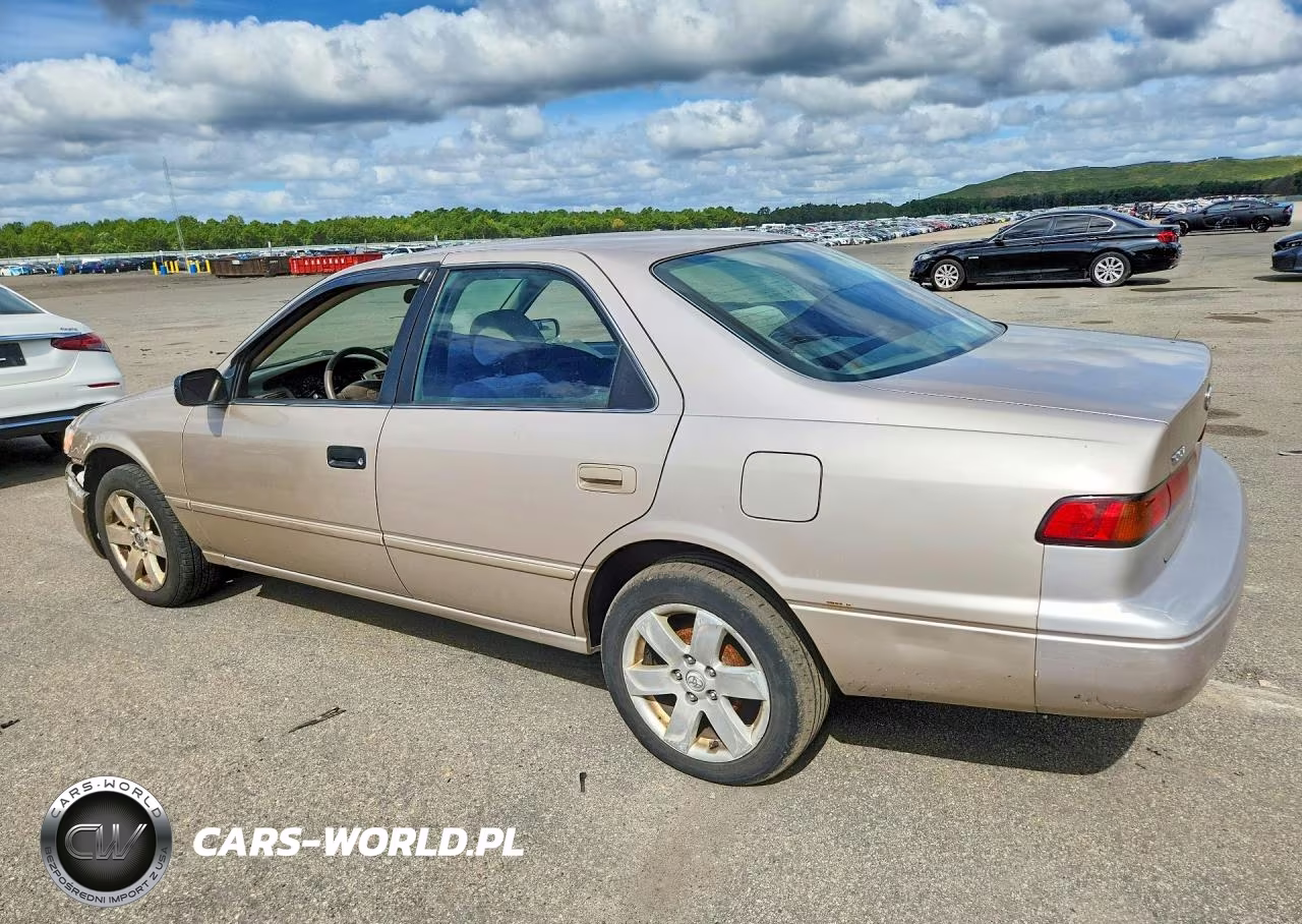 1999 Toyota Camry Le VIN:4T1BG22K4XU408823 - 2