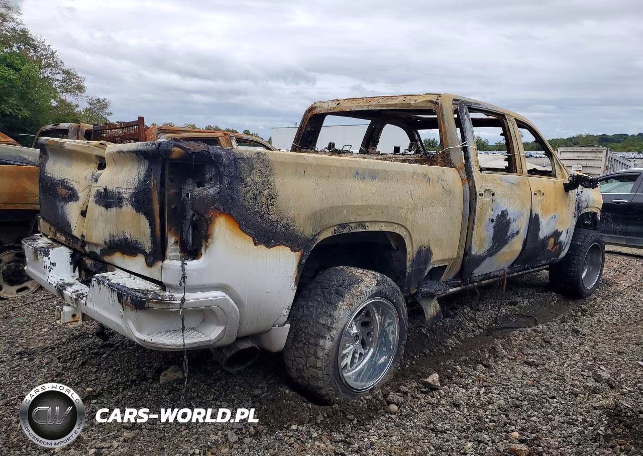 2020 Chevrolet Silverado K2500 High Country VIN:1GC4YREY4LF129387 - 3