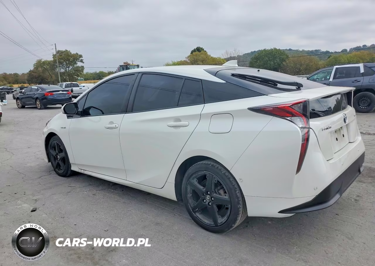 2018 Toyota Prius Four Touring VIN:JTDKARFU6J3055394 - 2
