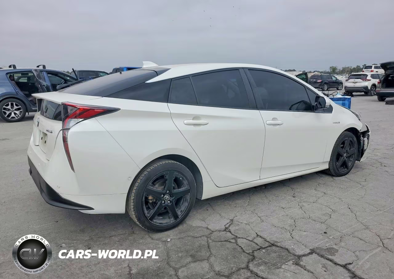 2018 Toyota Prius Four Touring VIN:JTDKARFU6J3055394 - 3