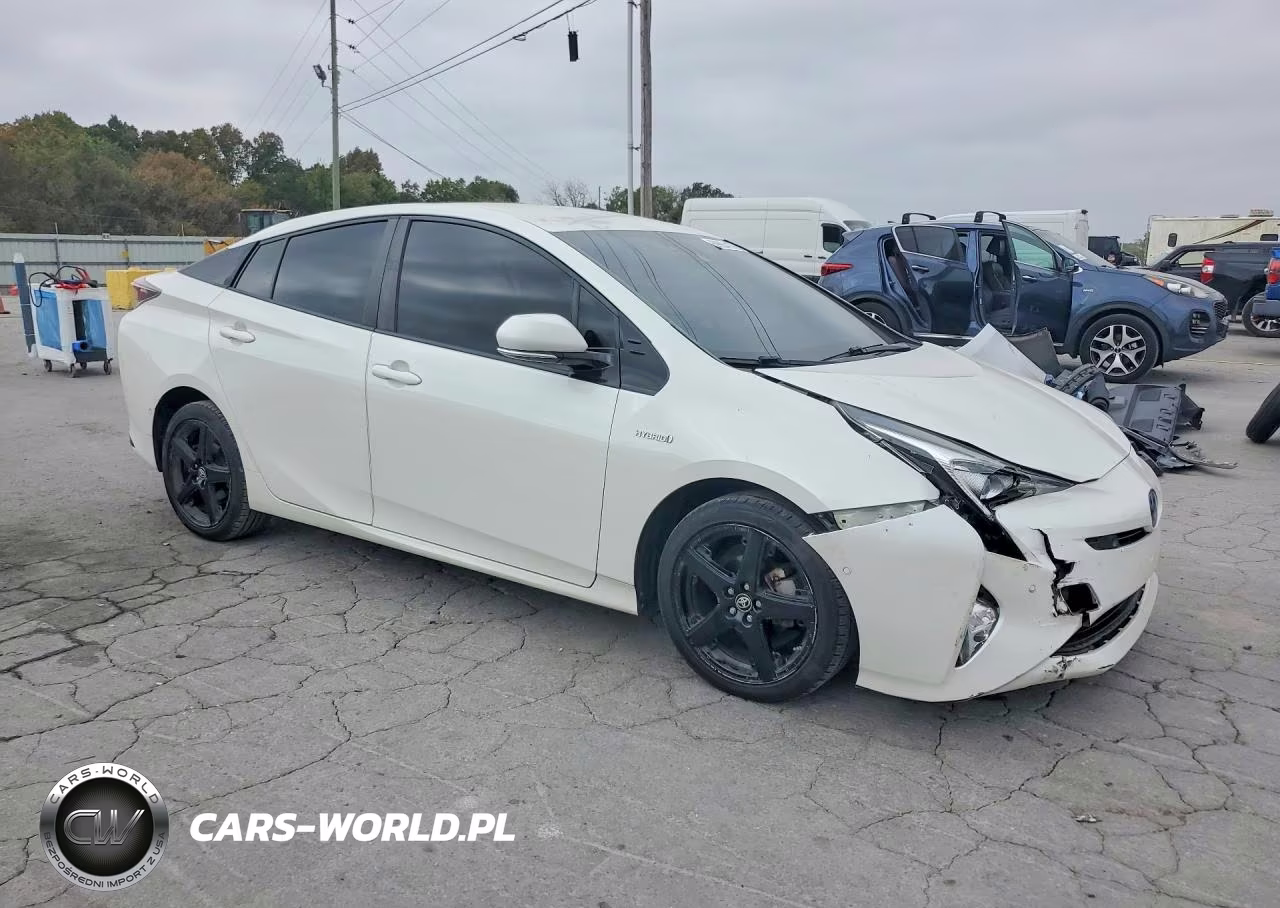 2018 Toyota Prius Four Touring VIN:JTDKARFU6J3055394 - 4