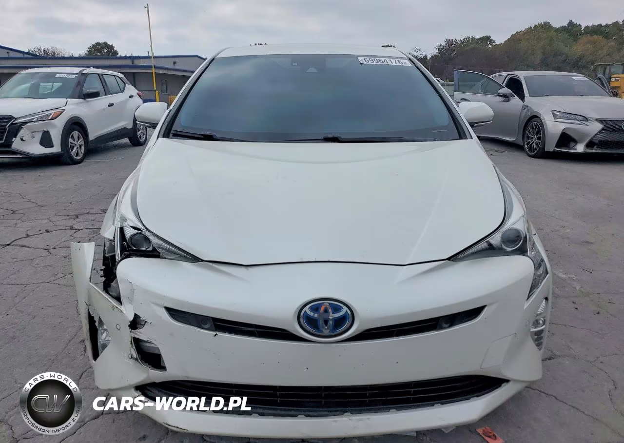 2018 Toyota Prius Four Touring VIN:JTDKARFU6J3055394 - 5